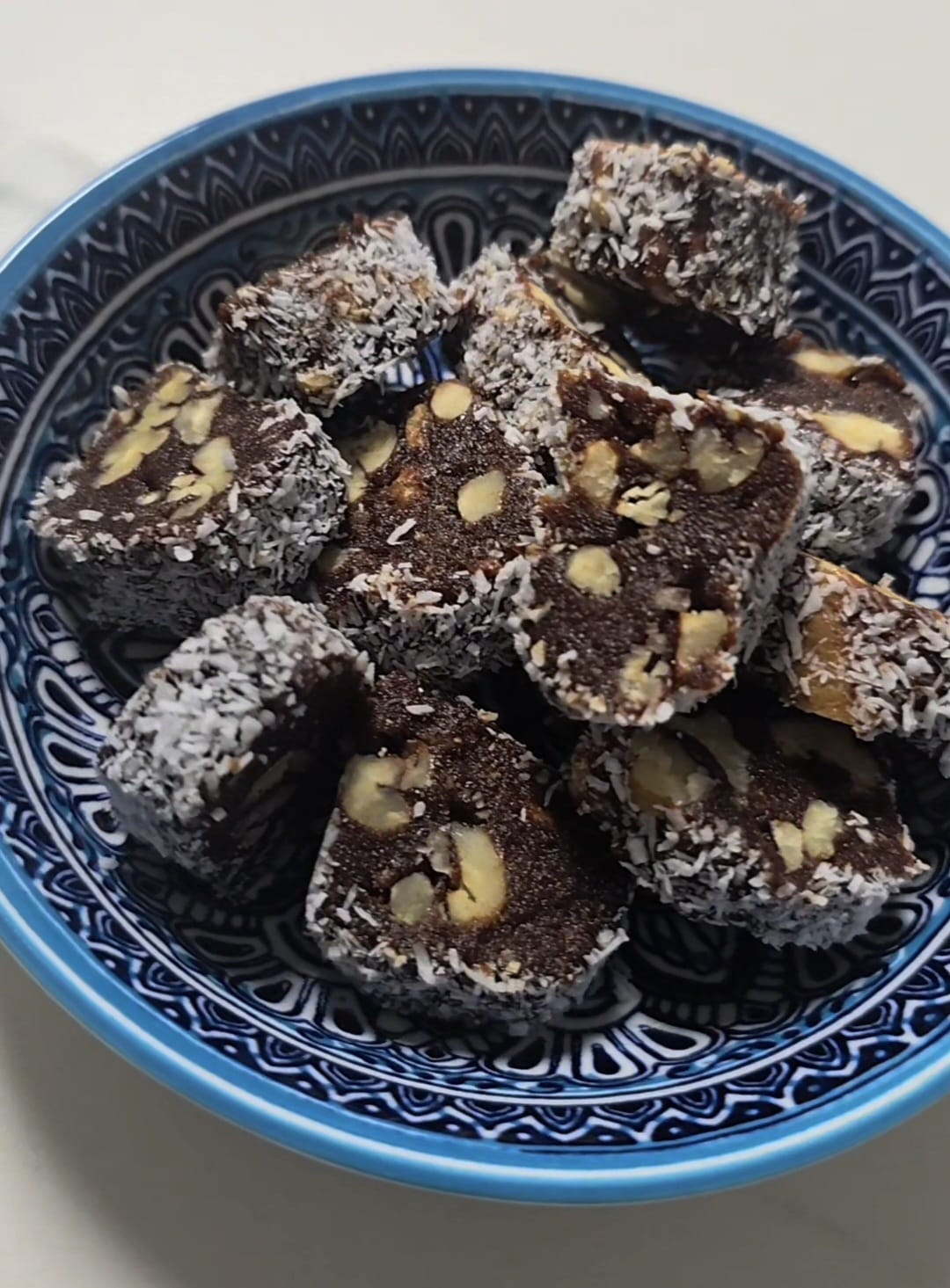 כדורי תמרים של איילת